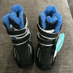 Brand New w/ tags Totes winter boots